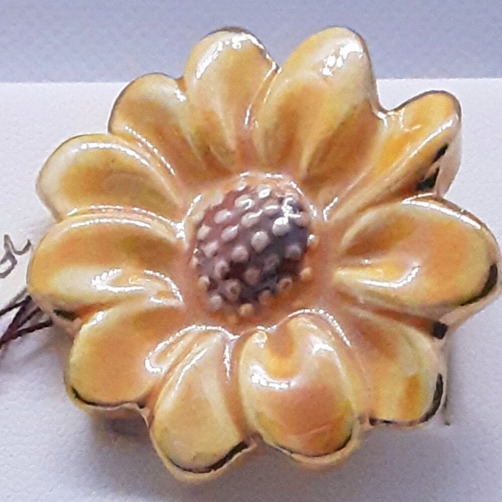 Sunflower Festival!! NEW Collectable Art to Wear Yellow Sunflower Pin - Picture 2 of 10